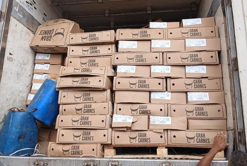 Carga de carne de R$ 1 milhão roubada em SP com motorista sequestrado é recuperada em Várzea Grande