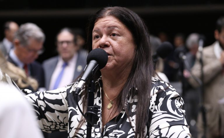Comissão da Câmara aprova equiparação de lúpus à deficiência para fins legais