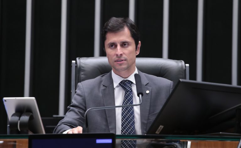 Comissão aprova proposta para tornar acessibilidade digital obrigatória em contratos públicos