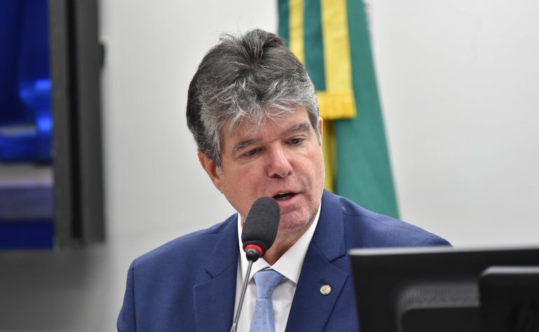 Comissão da Câmara aprova proposta de transparência para processos do INSS