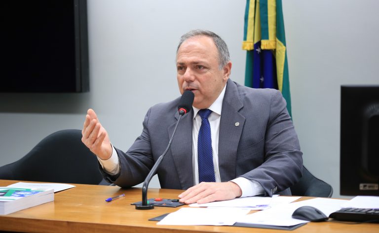 Comissão aprova medidas para acelerar socorro telefônico em casos de engasgo