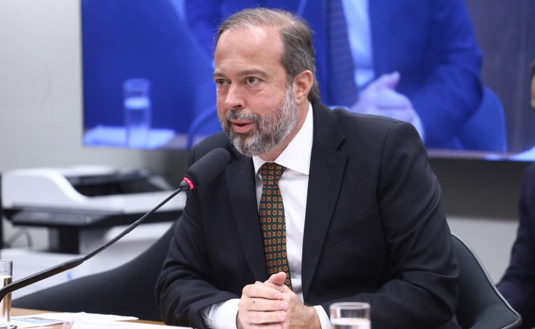 Comissão de Minas e Energia ouvirá ministro Alexandre Silveira na próxima quarta-feira