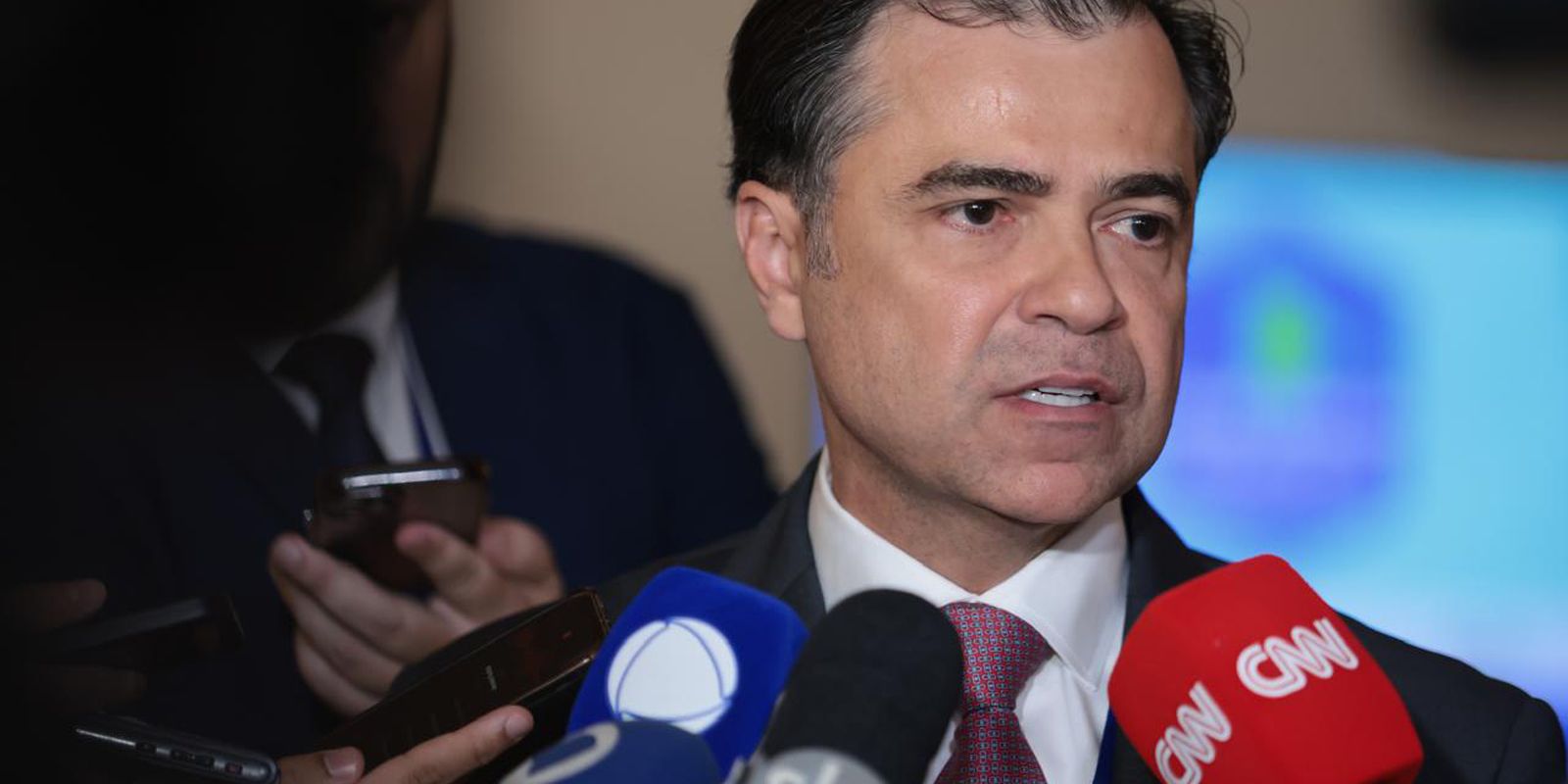 Diretor da Aneel critica Enel por manobra judicial para barrar caducidade