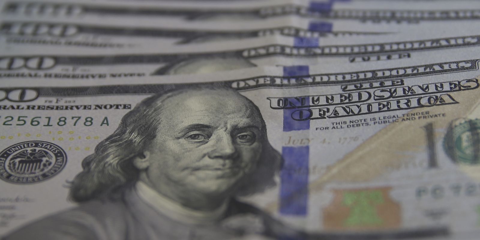 Dólar tem queda e fecha a R$ 5,21 em dia de ajuste no mercado