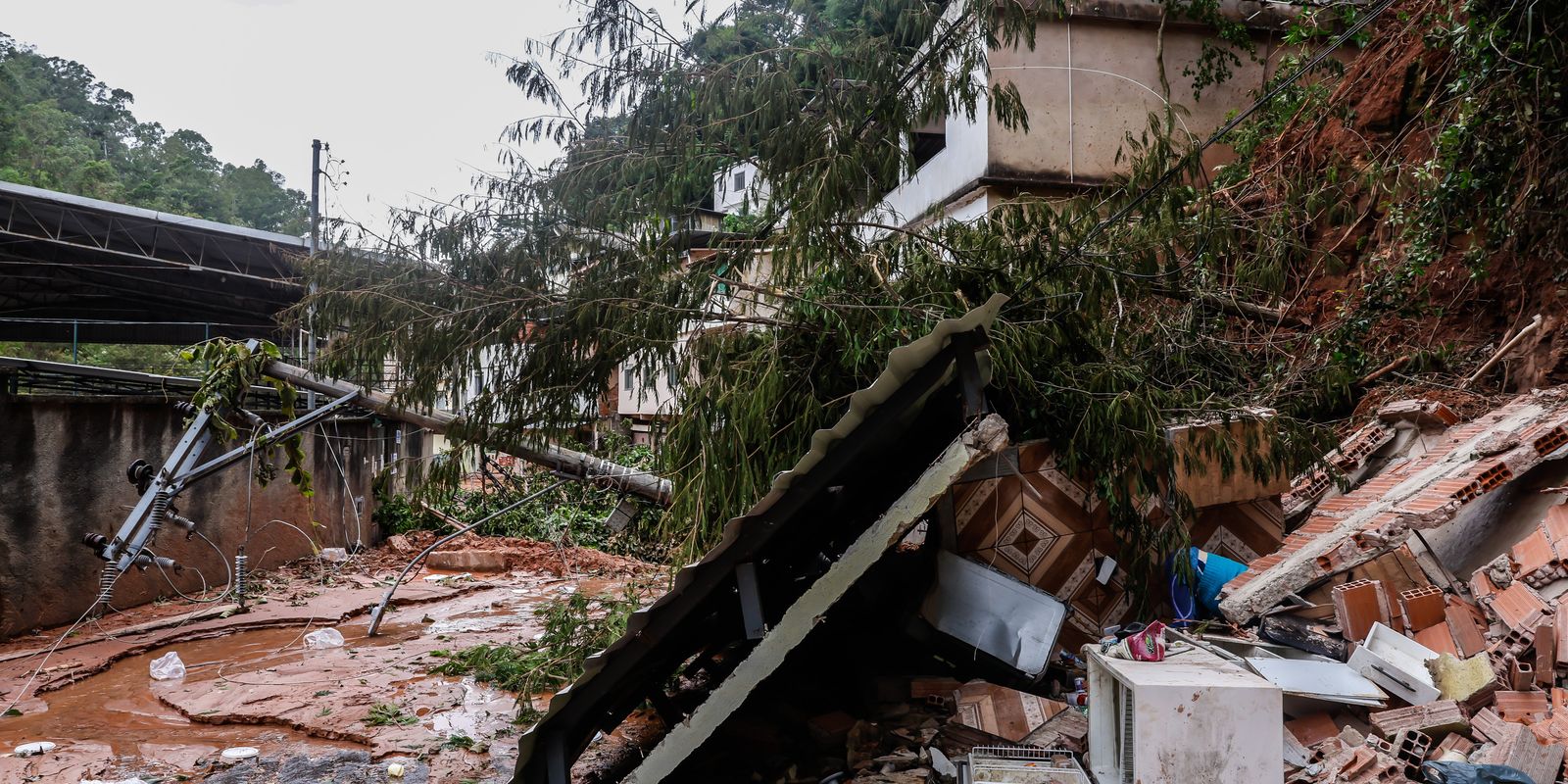 Governo federal destina R$ 7,3 mil a famílias impactadas por temporais em Minas Gerais