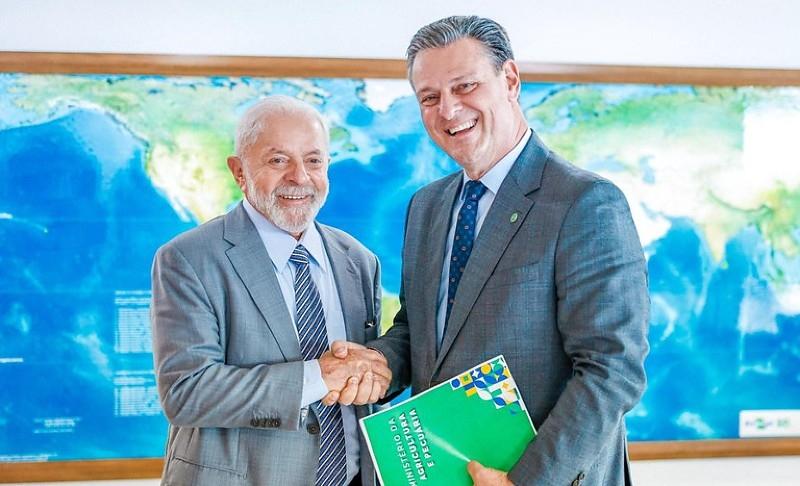 Lula exonera Fávaro do MAPA para que ele volte ao Senado na votação da CPMI do INSS