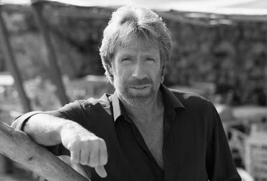 Luto em Hollywood: Morre Chuck Norris, lenda das artes marciais e do cinema de ação, aos 86 anos