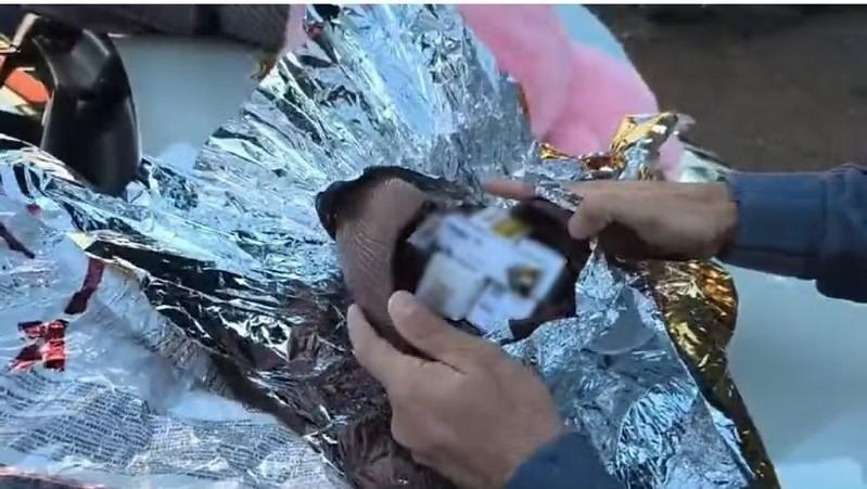 Mulher é flagrada com remédios para emagrecimento escondidos dentro de ovos de chocolate em ônibus