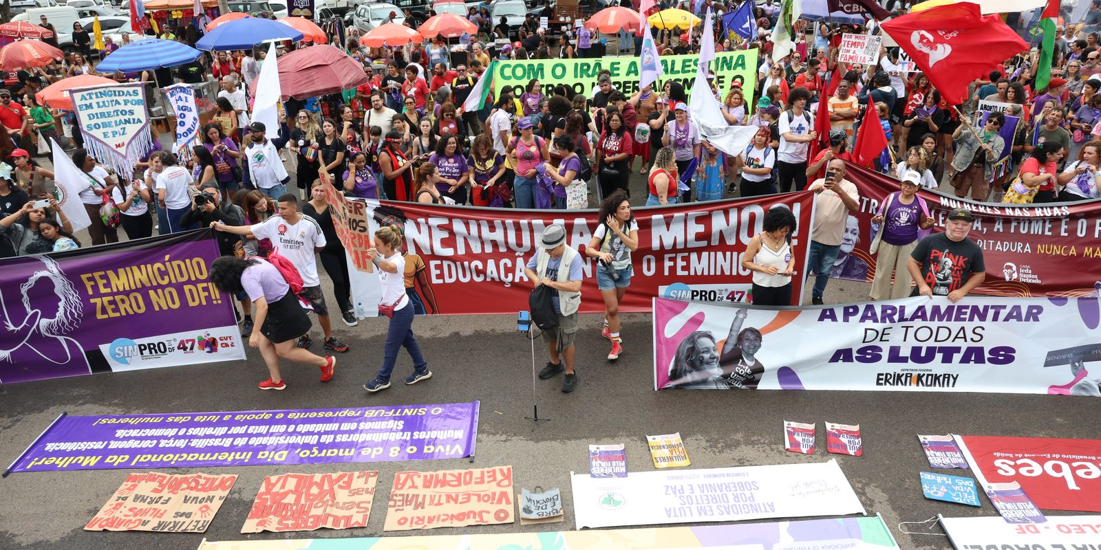 “Parem de nos matar”: mulheres clamam em 8 de março em Brasília contra a violência