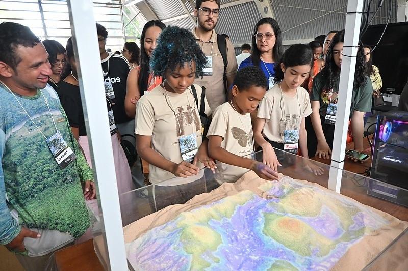 Pesquisadores alertam para avanço de microplásticos nos rios do Pantanal e defendem redução do consumo