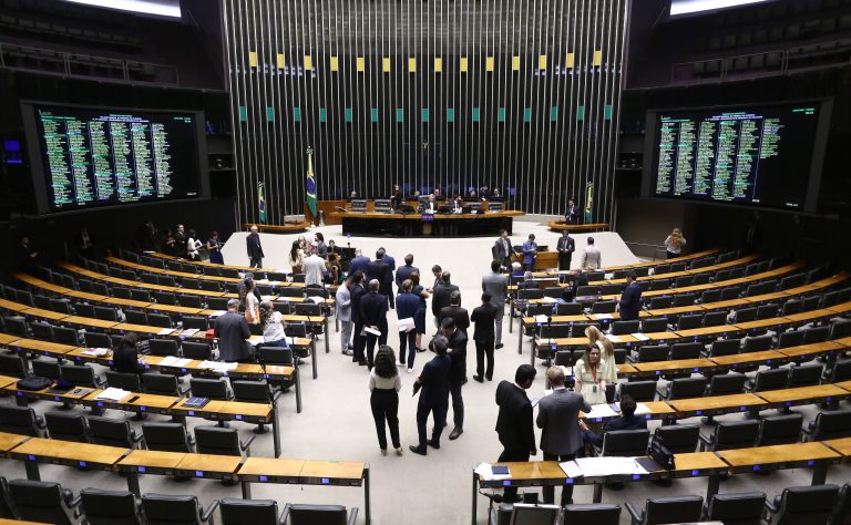 Câmara dos Deputados pode votar recomposição salarial para segurança do DF e alterações no Código de Trânsito