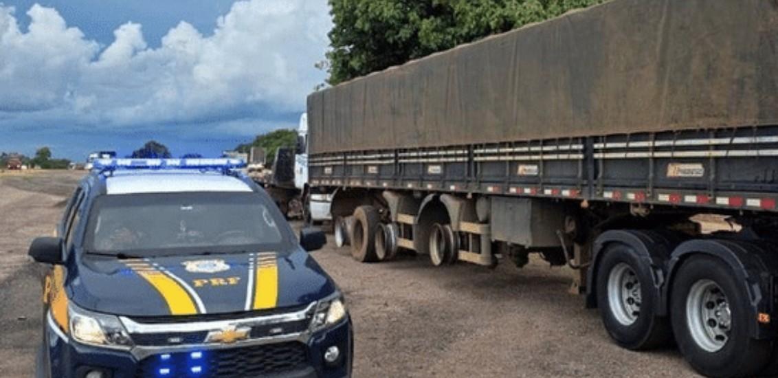 PRF intercepta carreta trafegando sem 14 pneus em rodovia federal de Mato Grosso