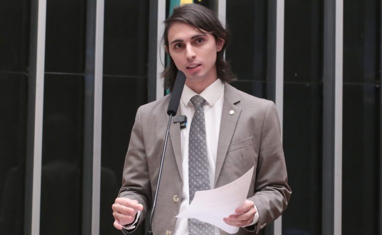 Proposta institui programa nacional para enfrentar corridas ilegais em vias públicas