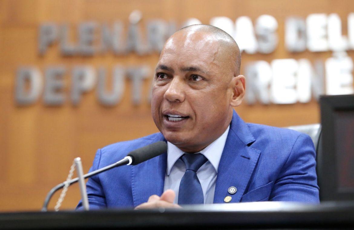 Projeto de Juca do Guaraná garante acesso de personal trainers às academias sem cobrança extra