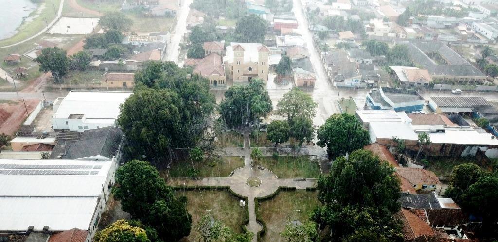 Rosário Oeste tem quarta-feira marcada por chuva e alta umidade
