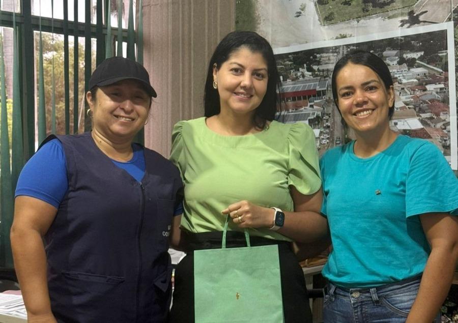 Secretária de Administração de Rosário Oeste é homenageada por Agentes Comunitários de Saúde após conquista histórica