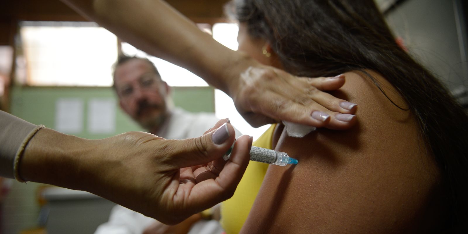 Vacinação contra HPV progride, mas óbitos ainda geram preocupação