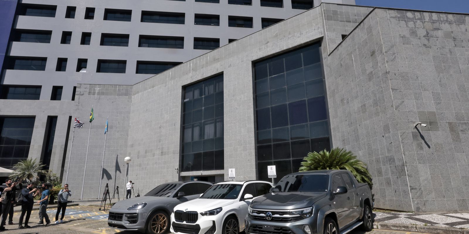 PF prende influenciadores em operação contra lavagem de dinheiro