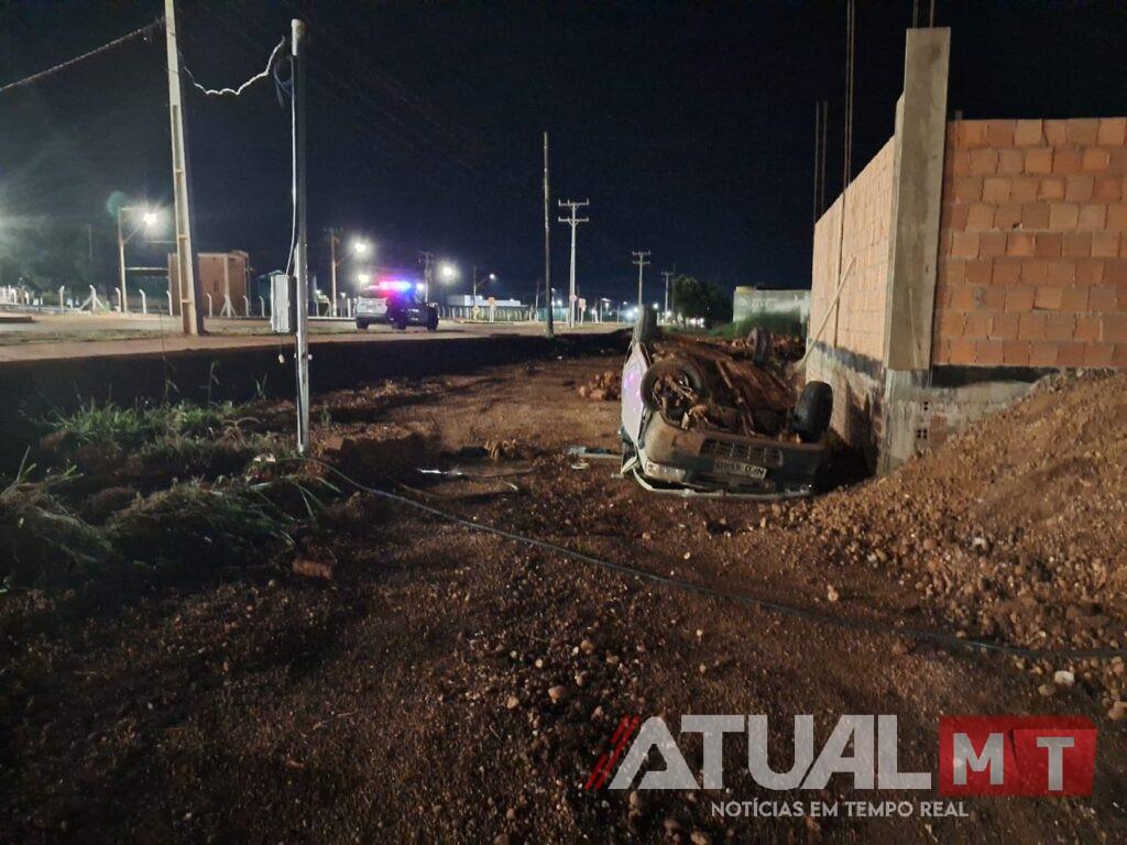 Acidente em Diamantino: Motorista bêbado e sem CNH capota veículo em via pública