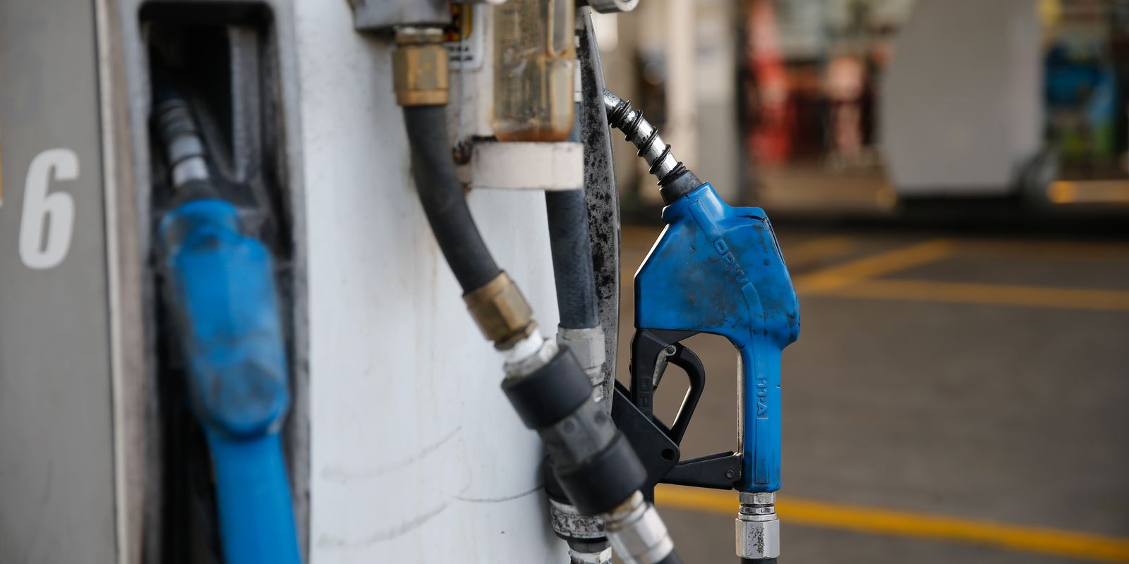 Preço do diesel registra primeira queda pela ANP após início do conflito no Oriente Médio