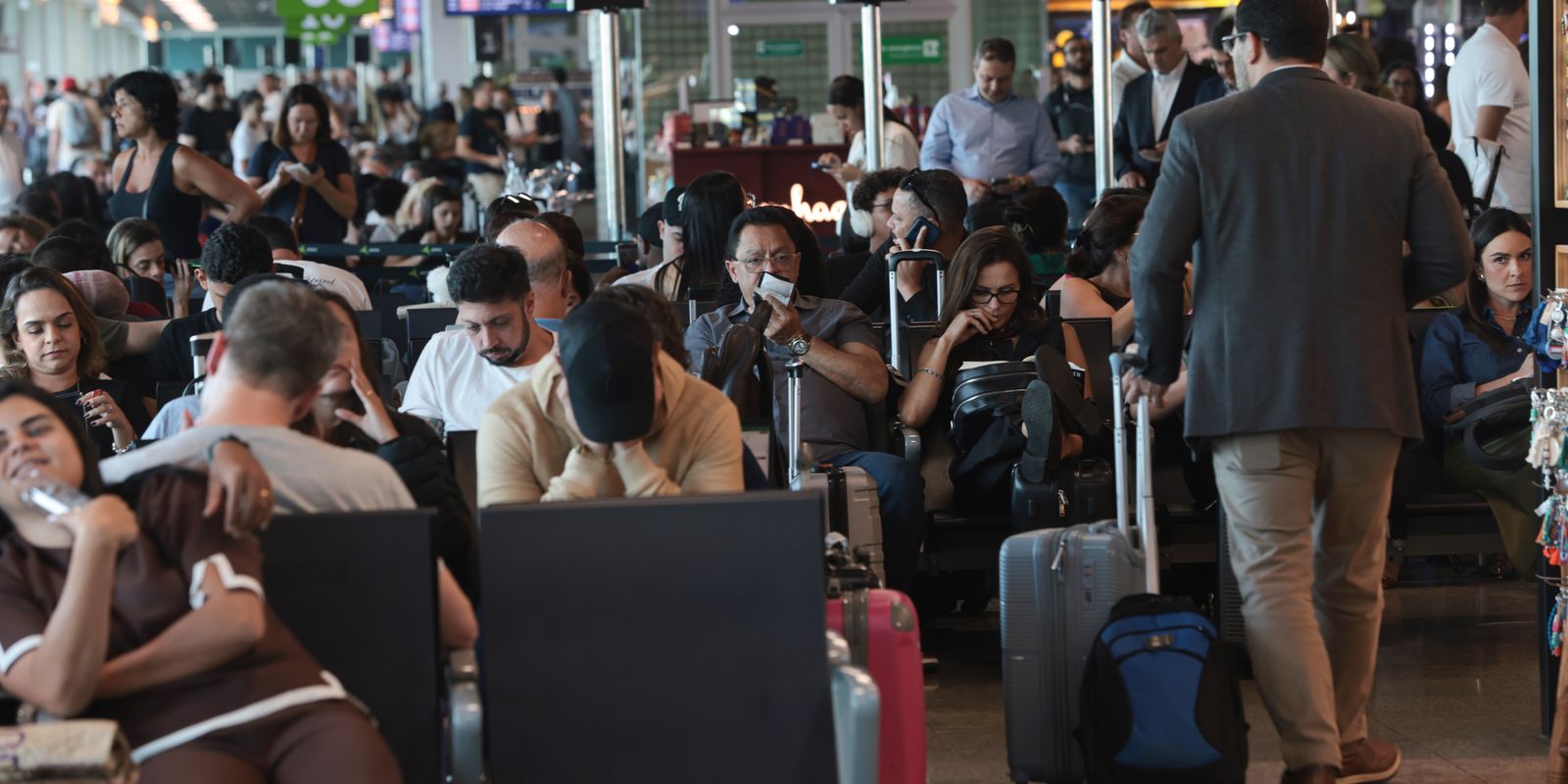 Aeroporto de Congonhas funcionará até a meia-noite após interrupção