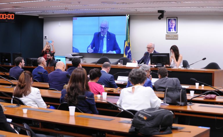 Especialistas apontam que alta de impostos em produtos médicos afeta hospitais e pacientes