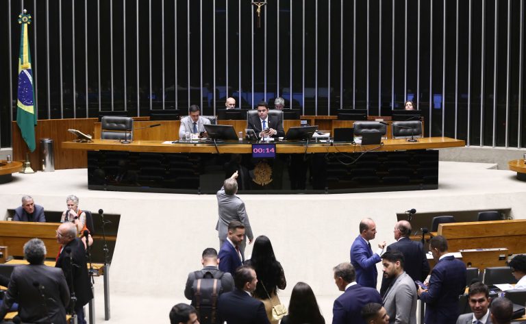 Câmara dos deputados aprova regime de urgência para nove proposições
