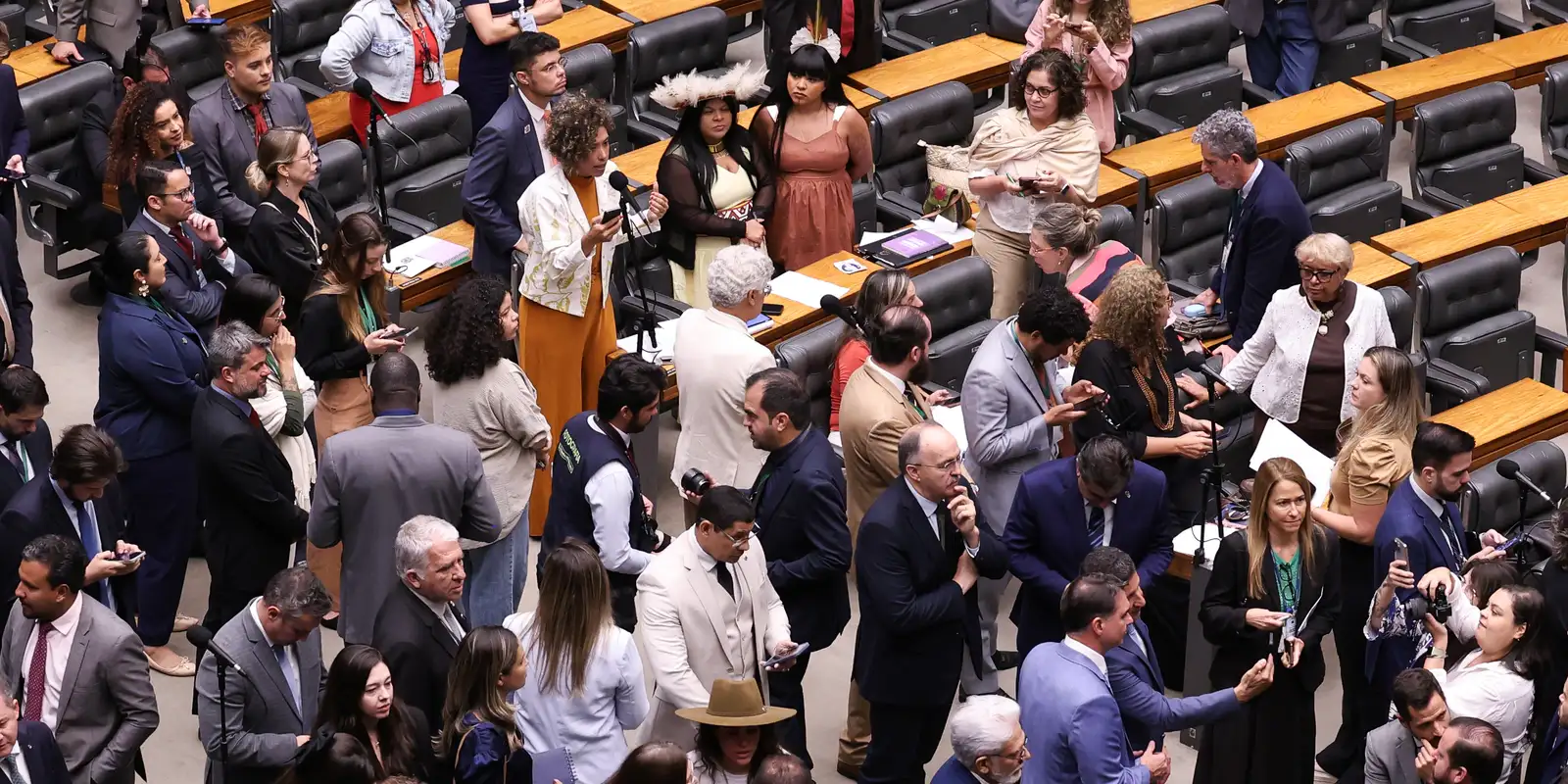 Câmara dos Deputados derruba veto ao PL da Dosimetria que beneficia condenados por tentativa de golpe de Estado