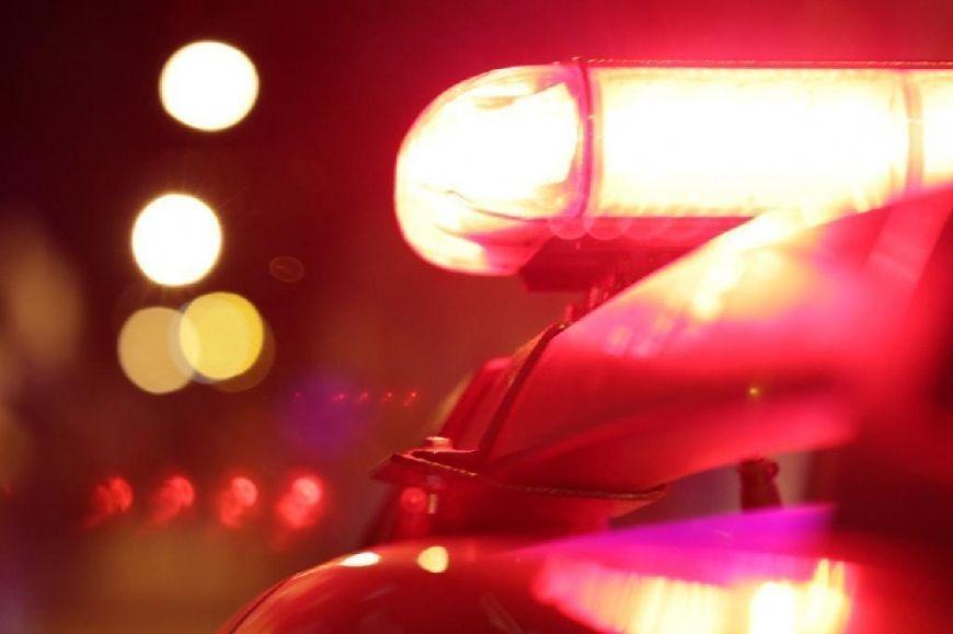 Ciúmes termina em sangue: mulher esfaqueia ex e outra vítima durante festa e foge após ataque