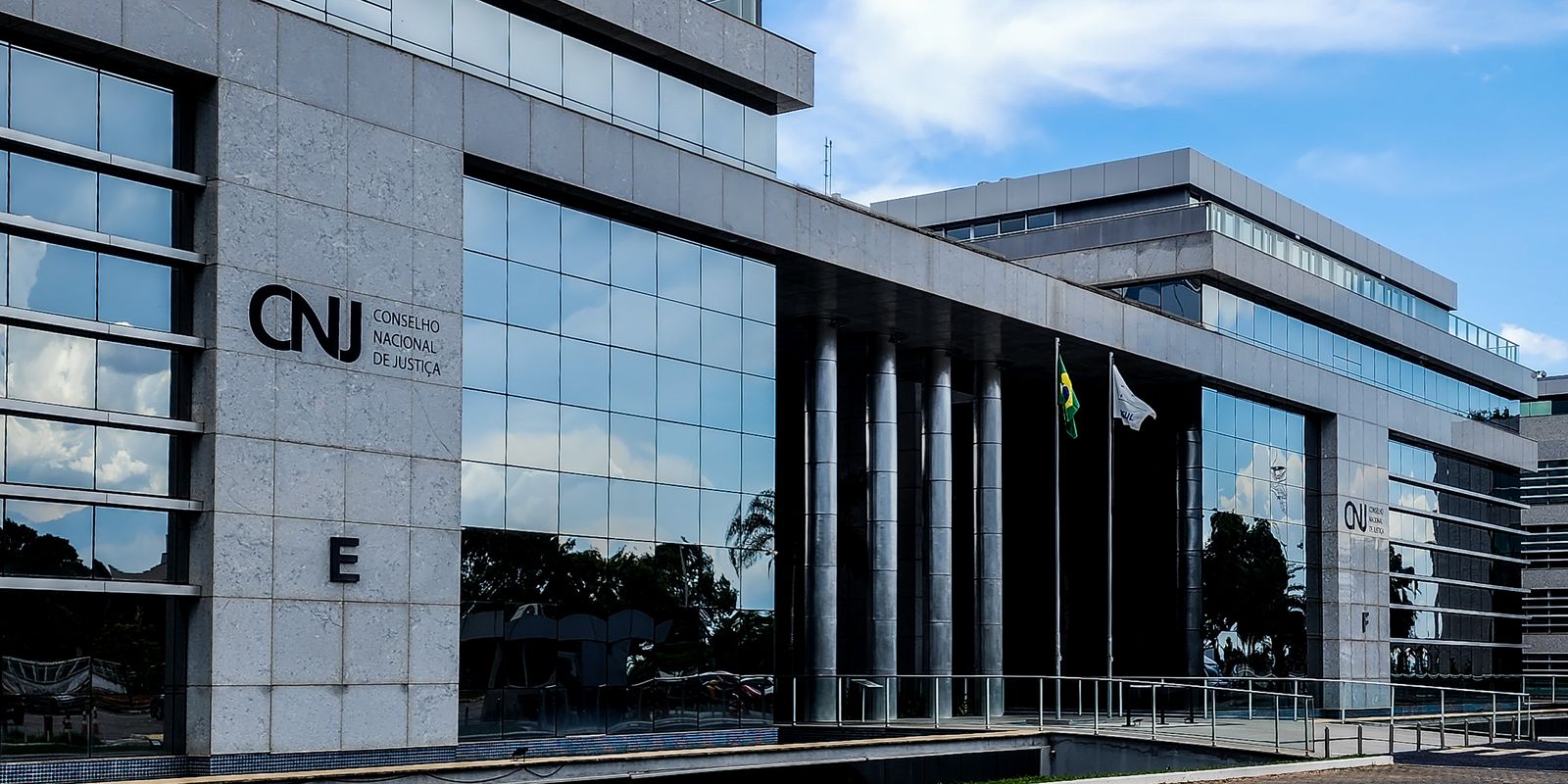 CNJ e CNMP validam novos benefícios para magistrados e membros do MP