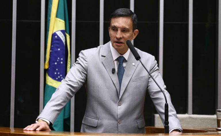 Comissão de educação aprova projeto que engaja alunos no cuidado com o espaço escolar