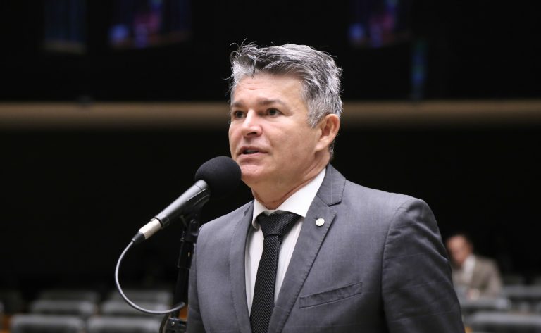 Comissão da Câmara aprova restrição de crédito rural para invasores de terra