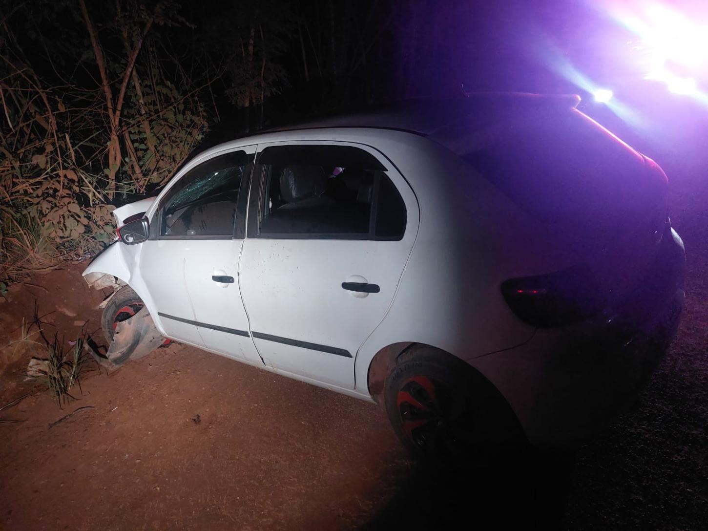 Homem fica ferido em batida entre Gol e motocicleta em estrada do interior de MT
