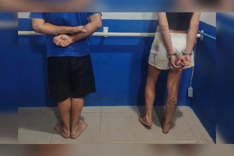 Homem reage ao ser pego transando com outro na rua e acaba algemado