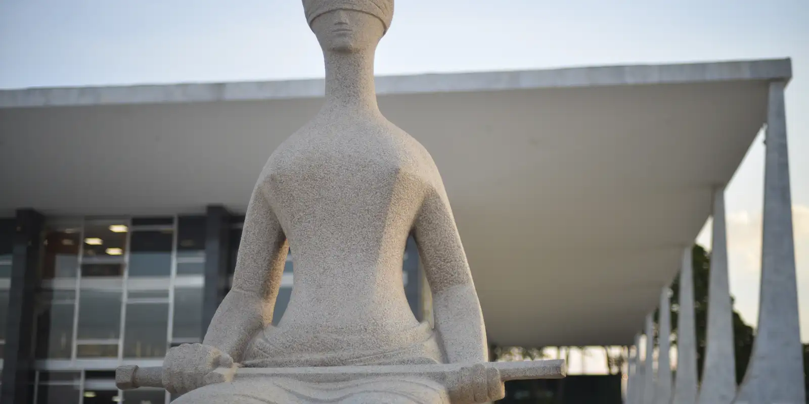 Associações de magistrados solicitam ao STF adiamento para aplicação de novas regras sobre penduricalhos