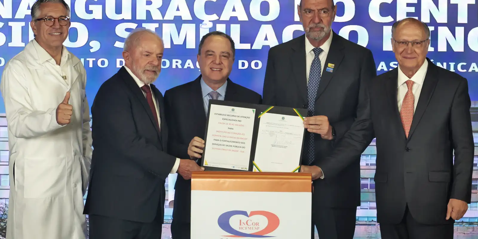 Presidente sanciona lei que regulamenta vacinas e medicamentos contra o câncer