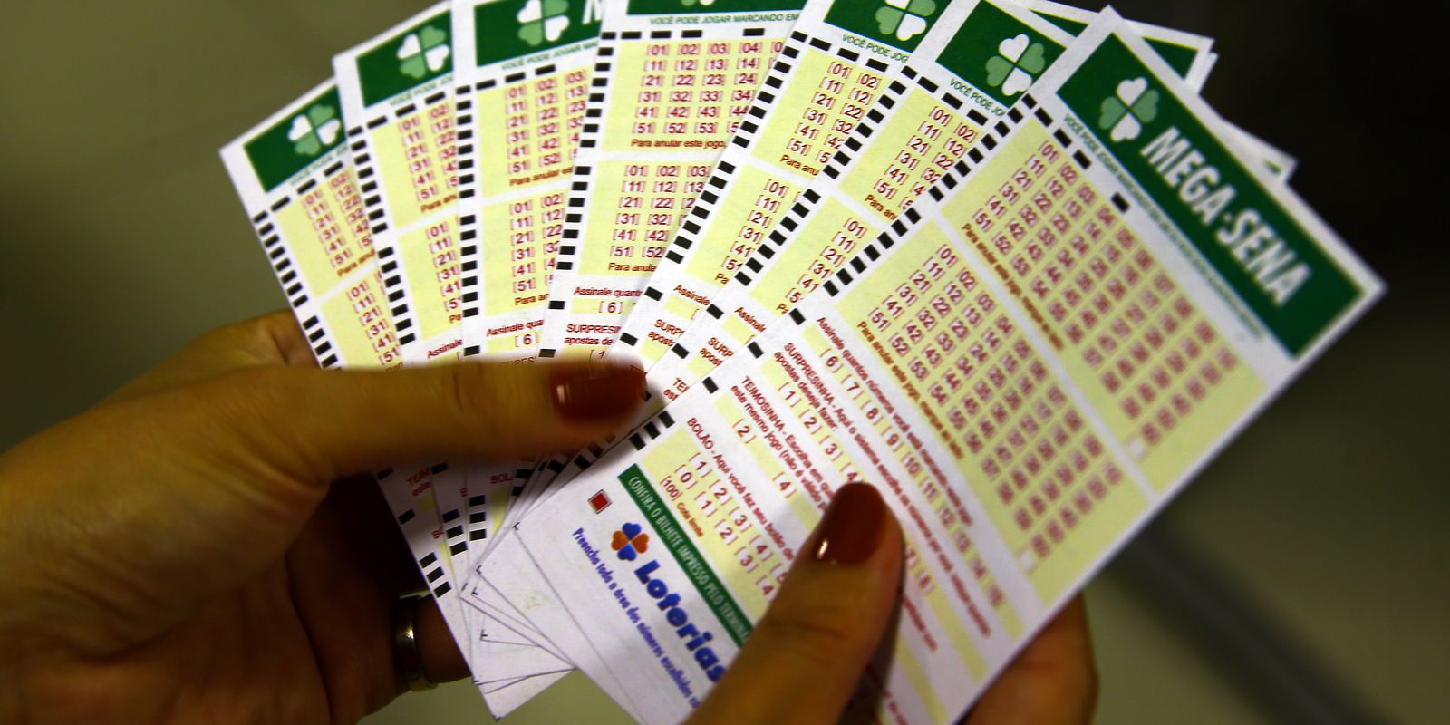 Mega-Sena acumula e atinge prêmio de R$ 20 milhões