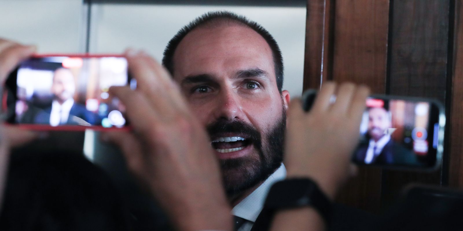 Ministro Alexandre de Moraes agenda depoimento de Eduardo Bolsonaro no STF