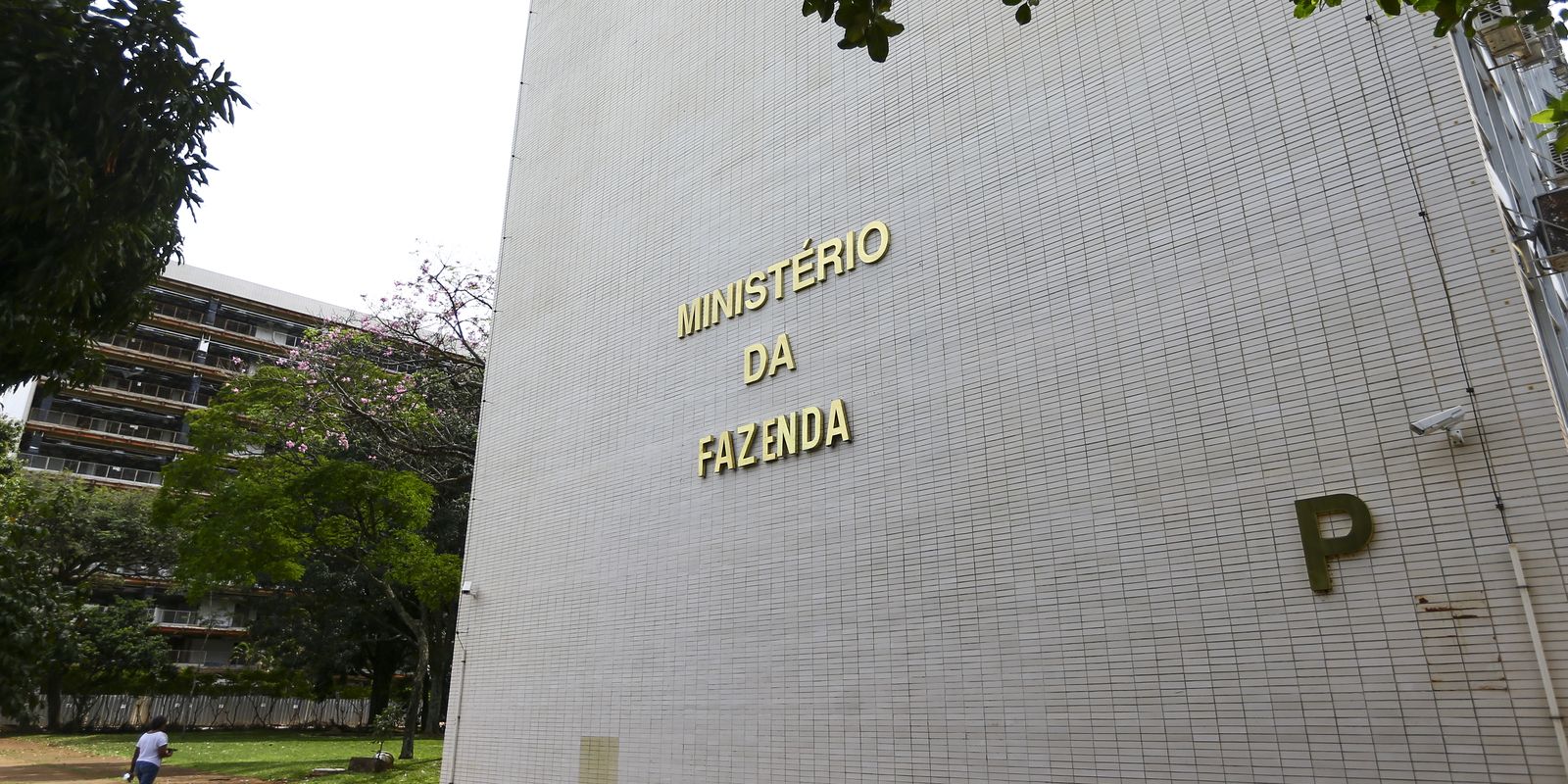 Governo regulamenta 'split payment' para cobrança de CBS e IBS da reforma tributária