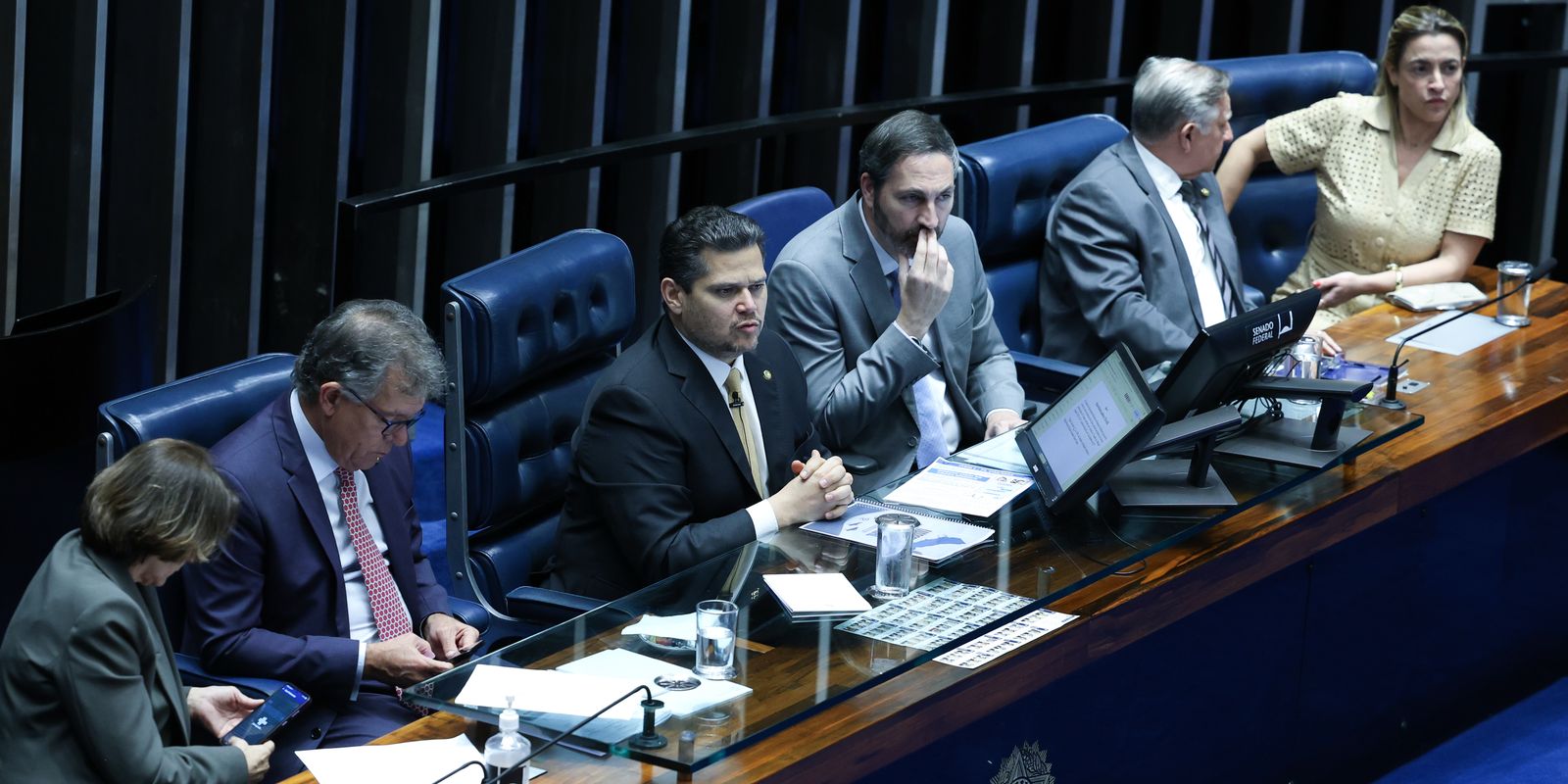 Senado aprova projeto que reconhece estágio como experiência profissional