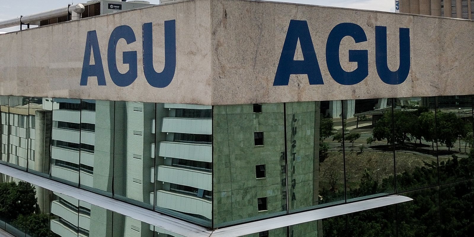 AGU declara inconstitucionalidade da Lei da Dosimetria ao STF