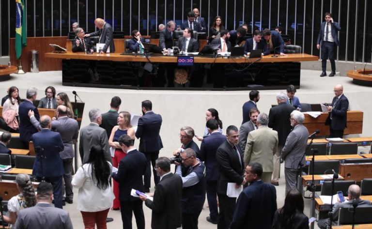 Câmara aprova projeto que beneficia economia criativa com fundos constitucionais