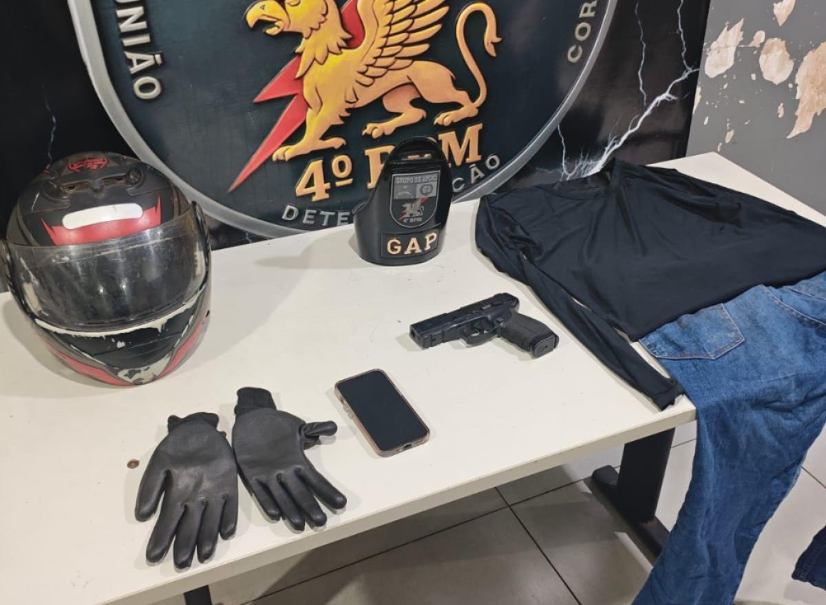 Casal foi preso e acusado de assaltar posto. Ele disse que teve ajuda de funcionária.
