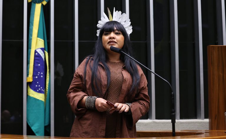 Comissão da Câmara aprova endurecimento de pena para agressões no rosto e partes íntimas de mulheres