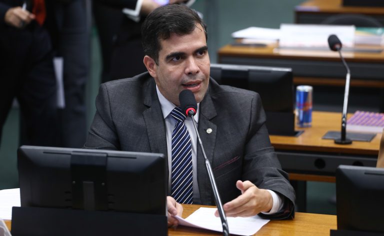 Comissão aprova regulamentação para motorista e cobrador no transporte público