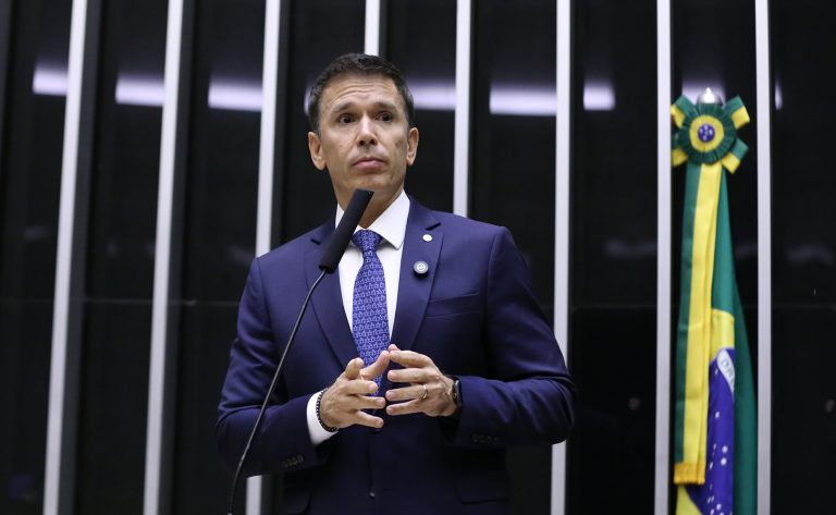 Câmara dos Deputados debate o preço do querosene de aviação e seus impactos nos consumidores