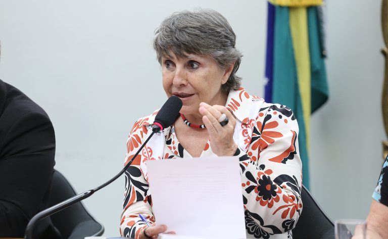 Comissão de Trabalho debate impactos para trabalhadores demitidos da Oi e Serede