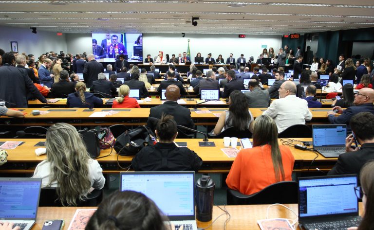 Comissão especial ouviu quase 4 mil pessoas em debates sobre jornada de trabalho