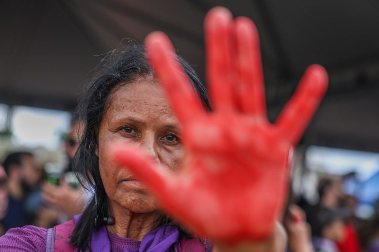 Comissão mista discute uso de tecnologia no enfrentamento à violência contra a mulher