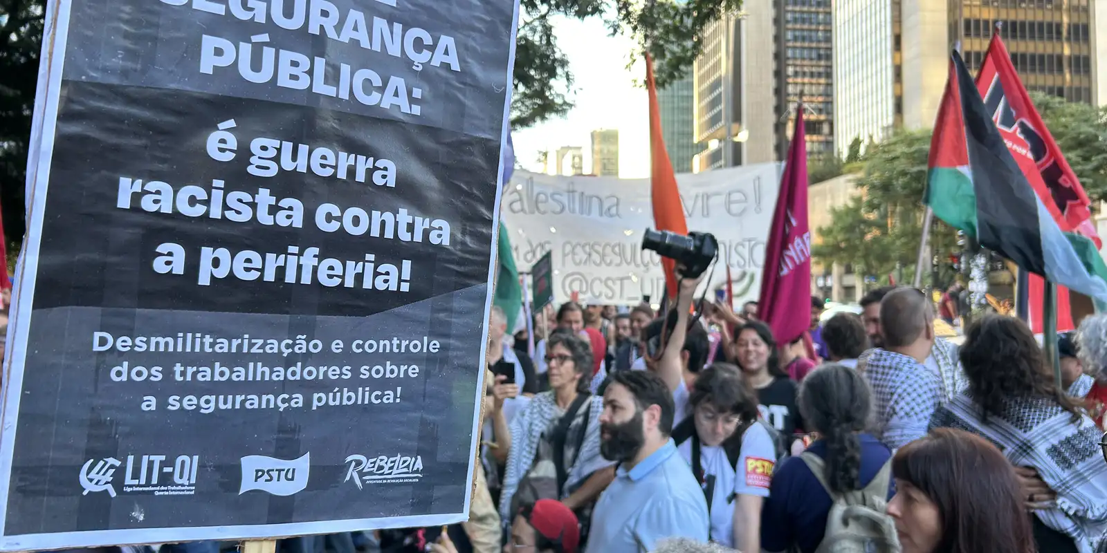 Cordão da Mentira e Mães de Maio se unem na Paulista para recordar 20 anos dos Crimes de Maio